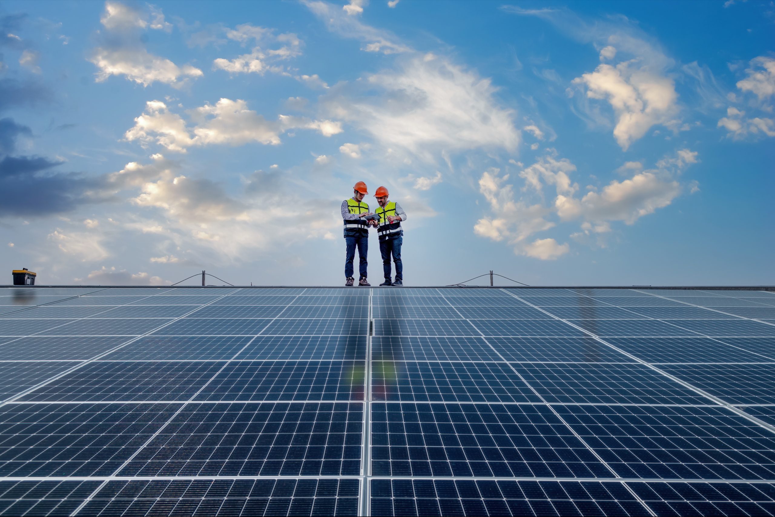 Noleggio Operativo per il Fotovoltaico: la Soluzione Ideale per le Aziende che Vogliono Risparmiare Senza Immobilizzare Capitale